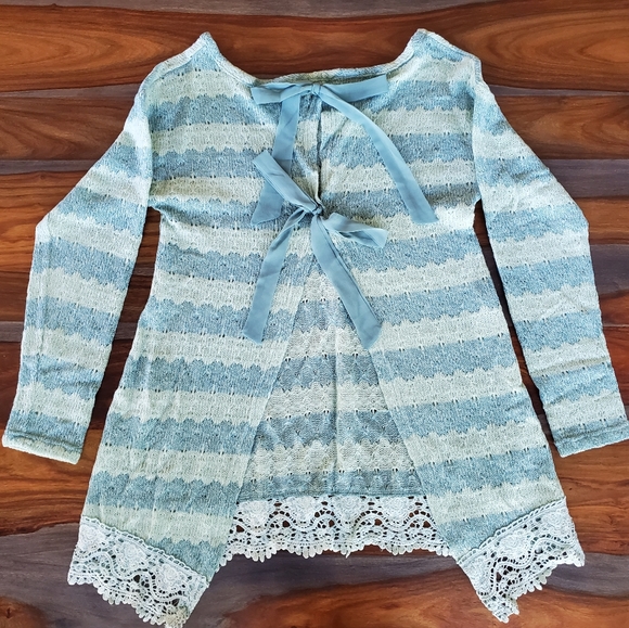 Beautiful Altar'd State, Ladies Long Sleeve Sweater, Striped, Lace, Ribbon Back - Picture 6 of 7